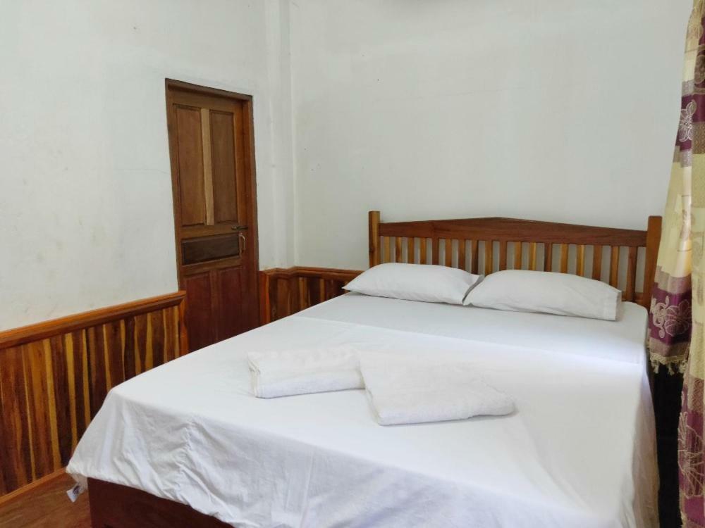 Sunset Bungalows & Gh Muang Ngoi Exterior foto