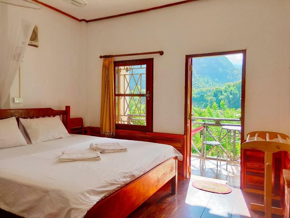 Sunset Bungalows & Gh Muang Ngoi Exterior foto